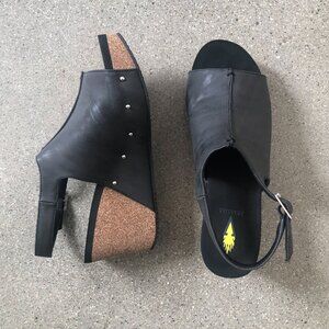 VOLATILE  Division Black platform Sandal